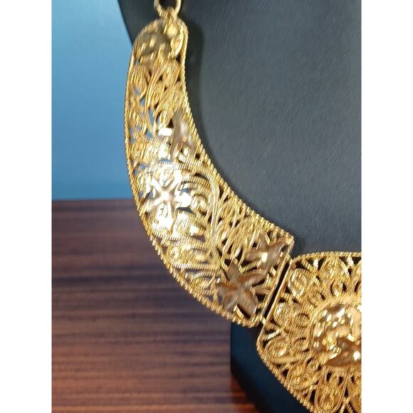 Vintage 90s Jose Maria Barrera for Avon Falling Leaves Necklace Golden Beautiful - Picture 3 of 16